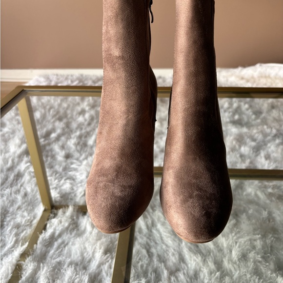 Fashion nova suede booties size 8 - Picture 3 of 5